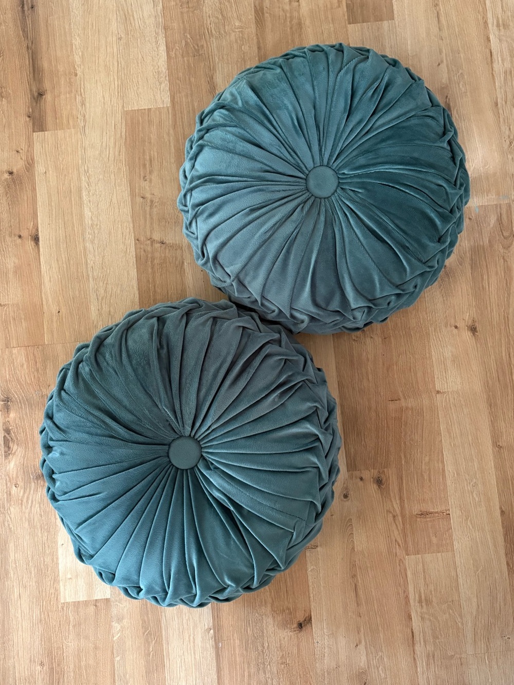 Pair of Vintage Round Pleated Velvet Decor Pillows with Button Center 15” EUC